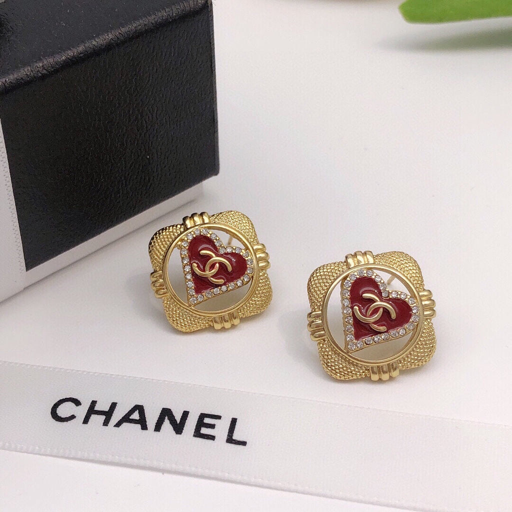 Chanel Heart Vintage 18K Gold Earrings