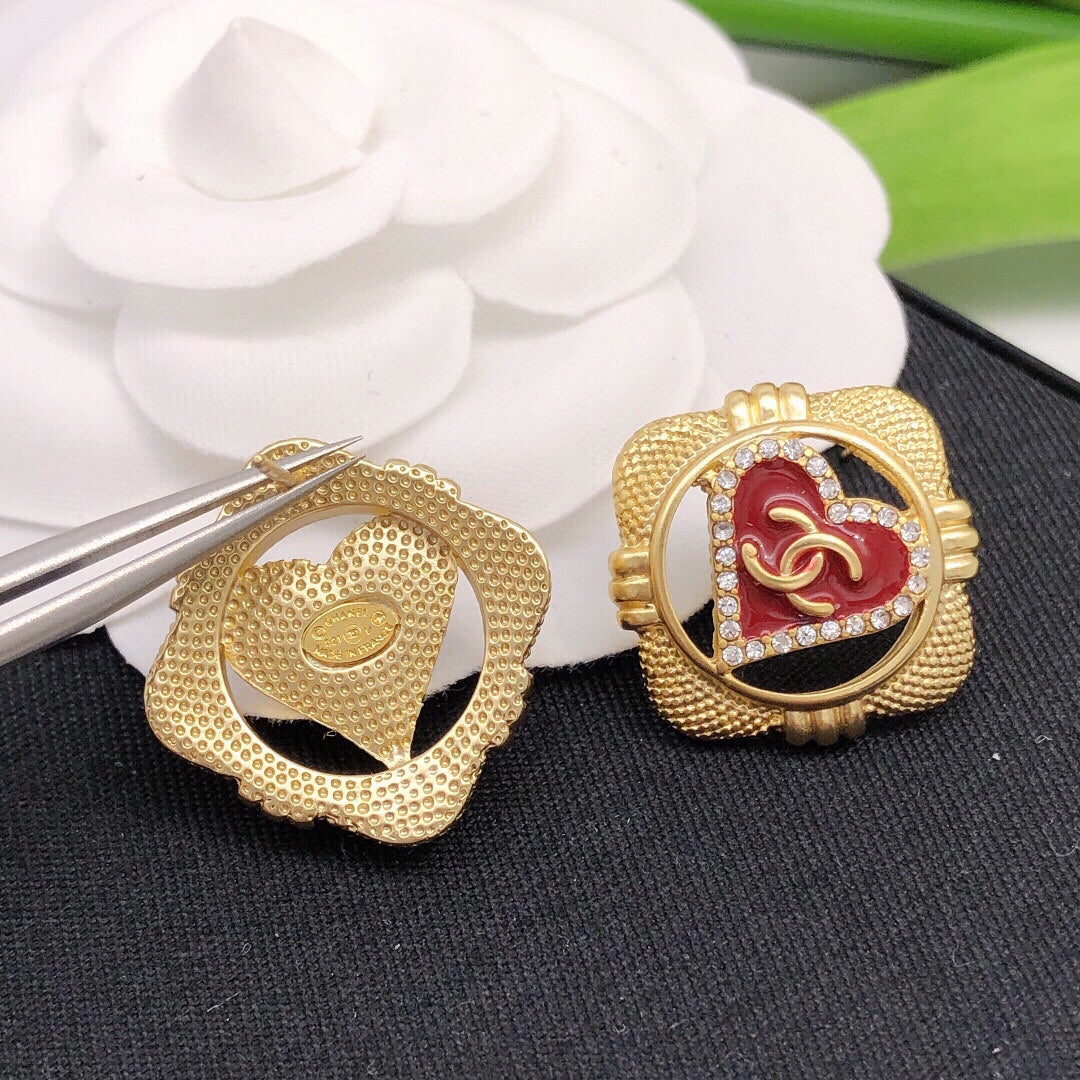 Chanel Heart Vintage 18K Gold Earrings