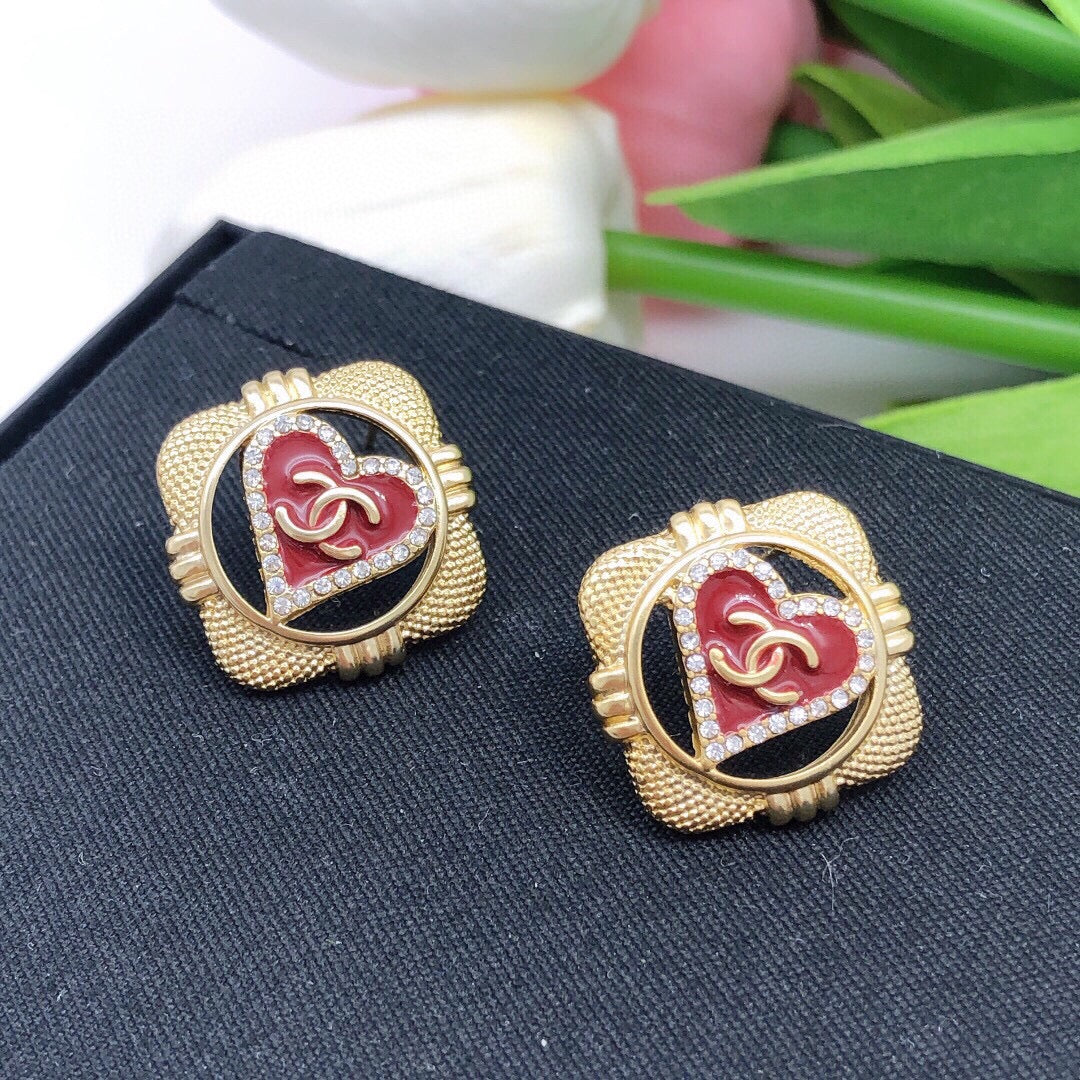 Chanel Heart Vintage 18K Gold Earrings