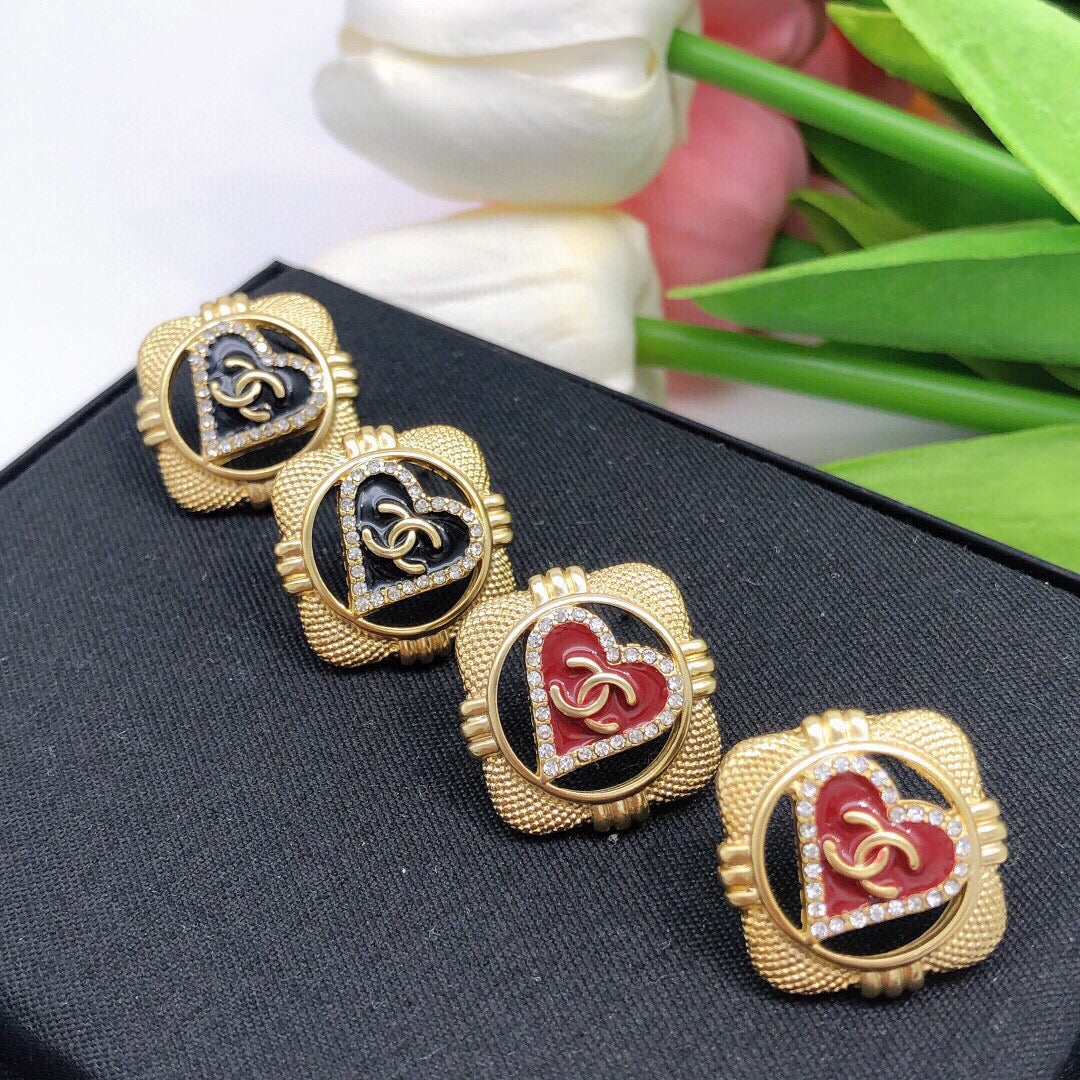 Chanel Heart Vintage 18K Gold Earrings