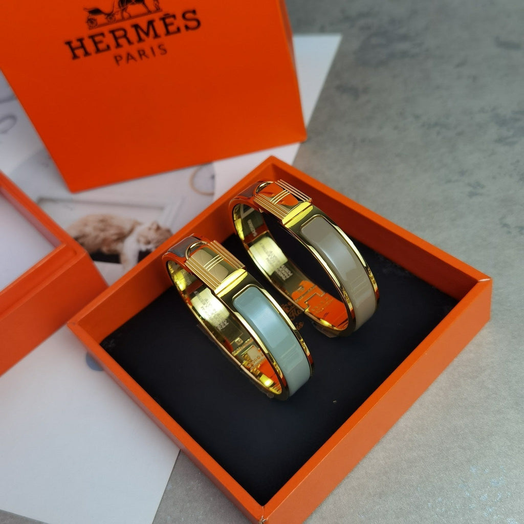 Hermes Clic Cadenas Light Brown 18K Gold Bracelet