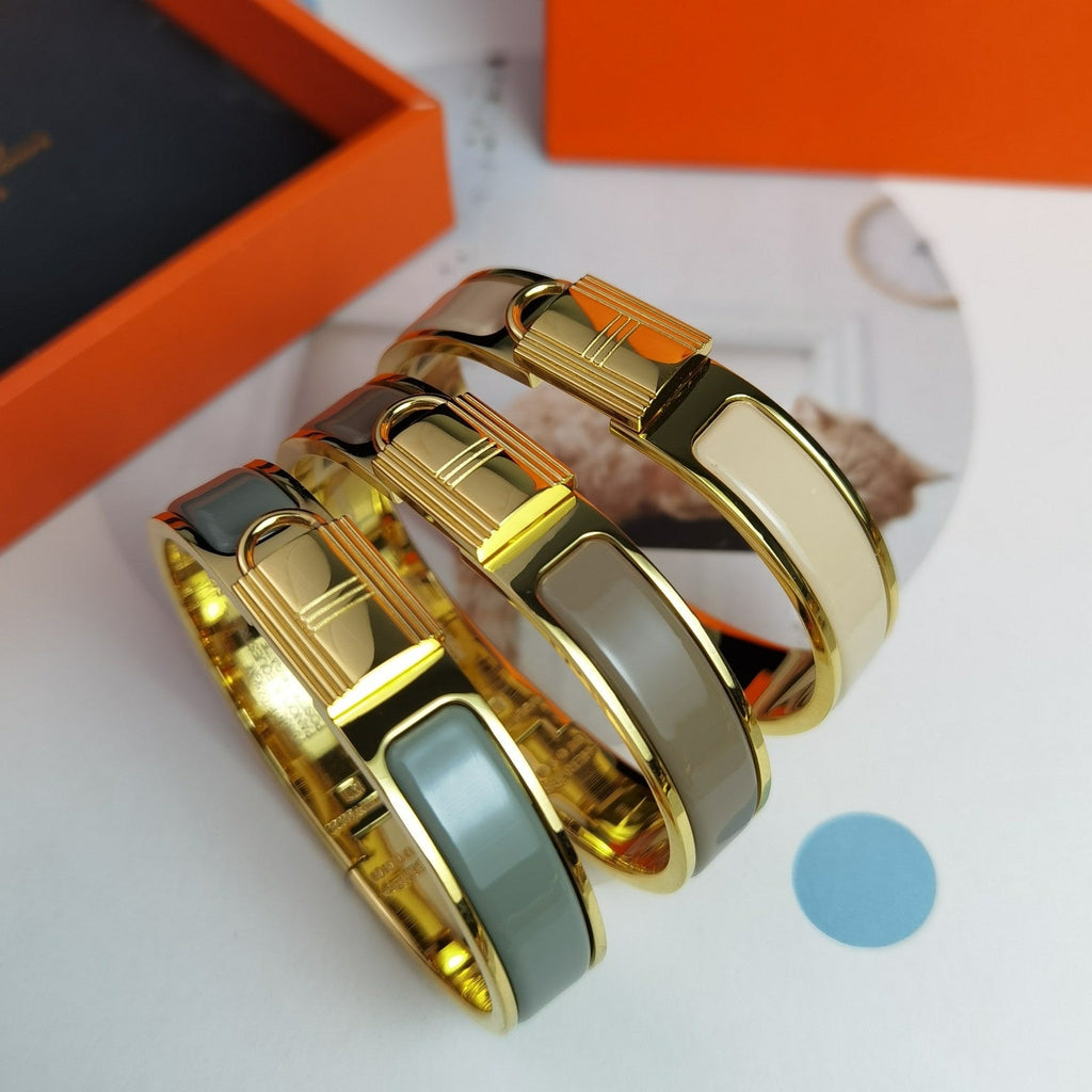 Hermes Clic Cadenas Light Brown 18K Gold Bracelet