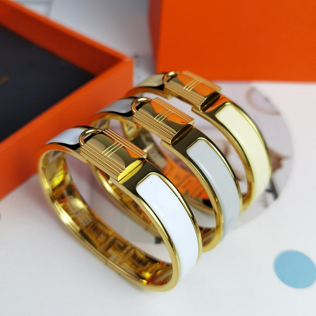 Hermes Clic Cadenas Light Brown 18K Gold Bracelet