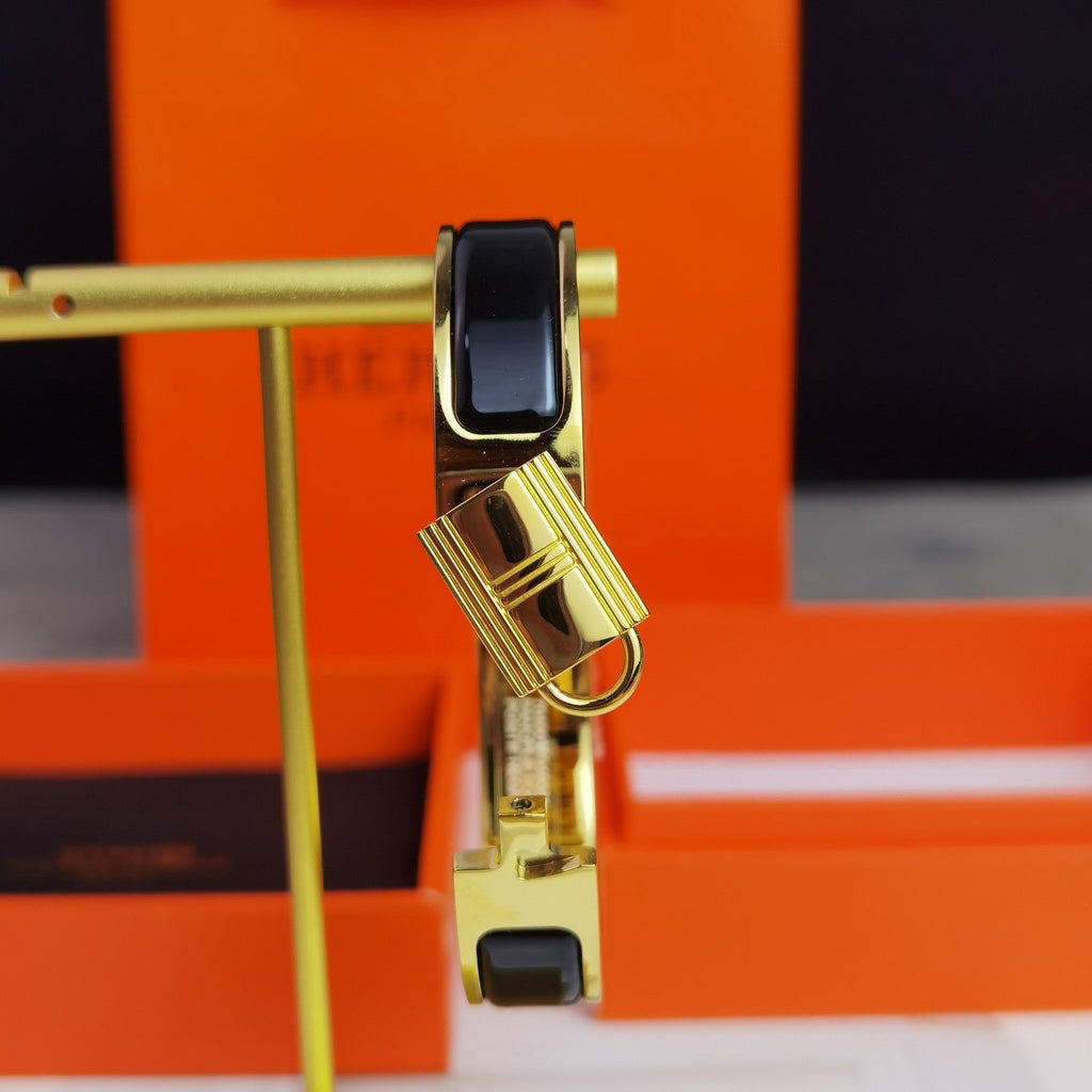 Hermes Clic Cadenas Black 18K Gold Bracelet