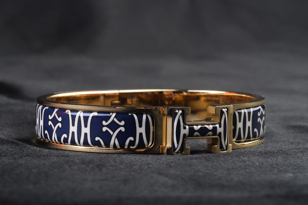 Hermes Clic H Lift Black 18K Gold Bracelet