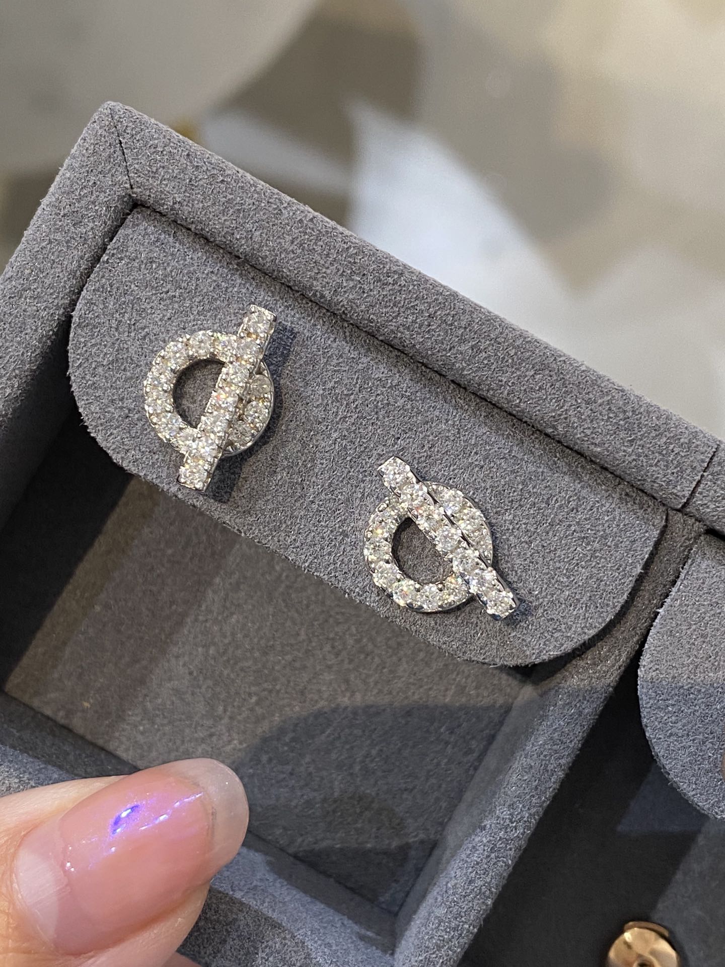 Hermes Finesse Diamond Stud 18K Gold Earrings