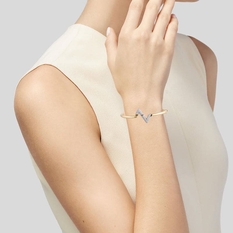 Louis Vuitton Volt Upside Down Diamond 18K Gold Bracelet