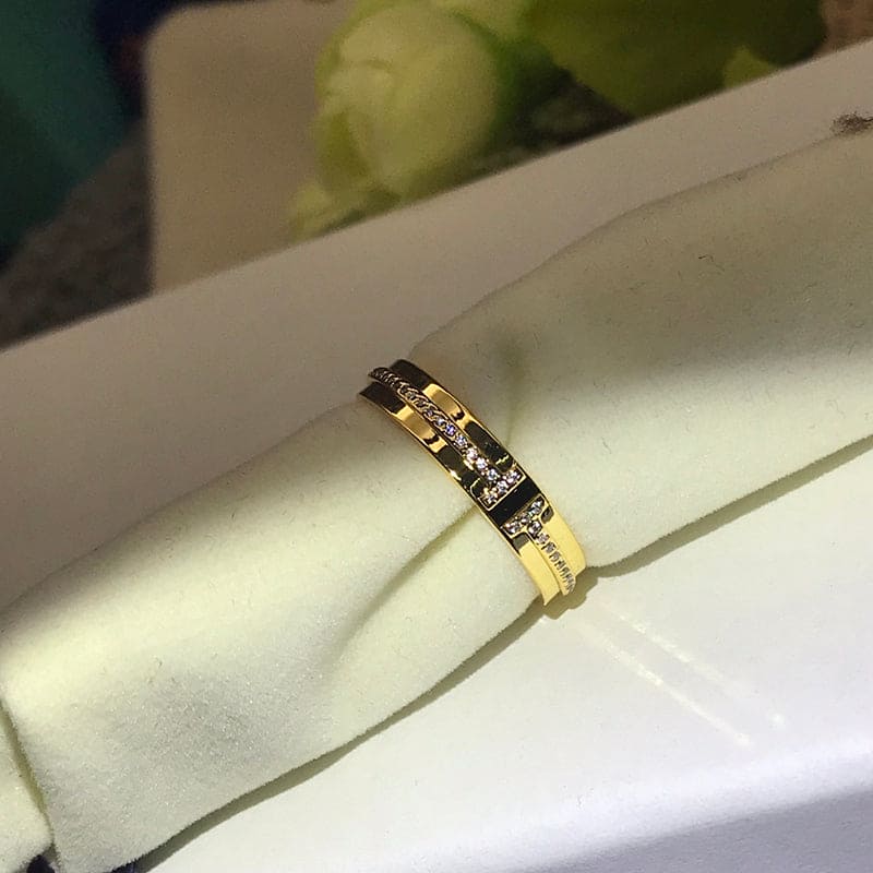 Tiffany Narrow Diamond 18K Yellow Gold Ring