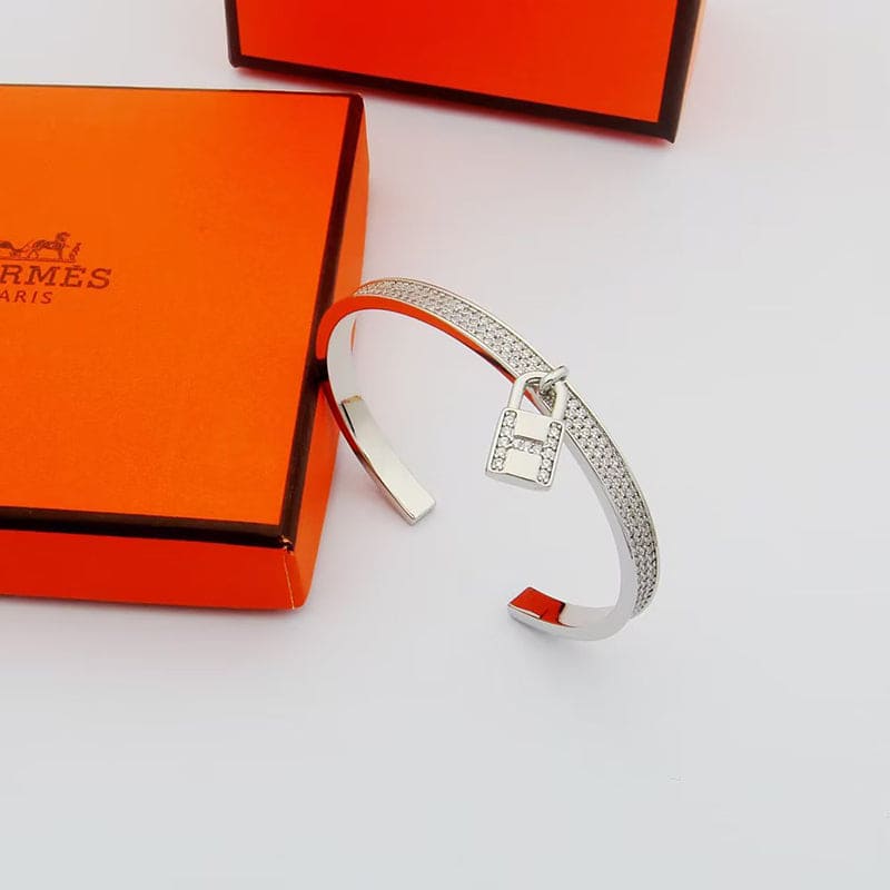 Hermes Kelly Clochette Diamond 18K Gold Bracelet
