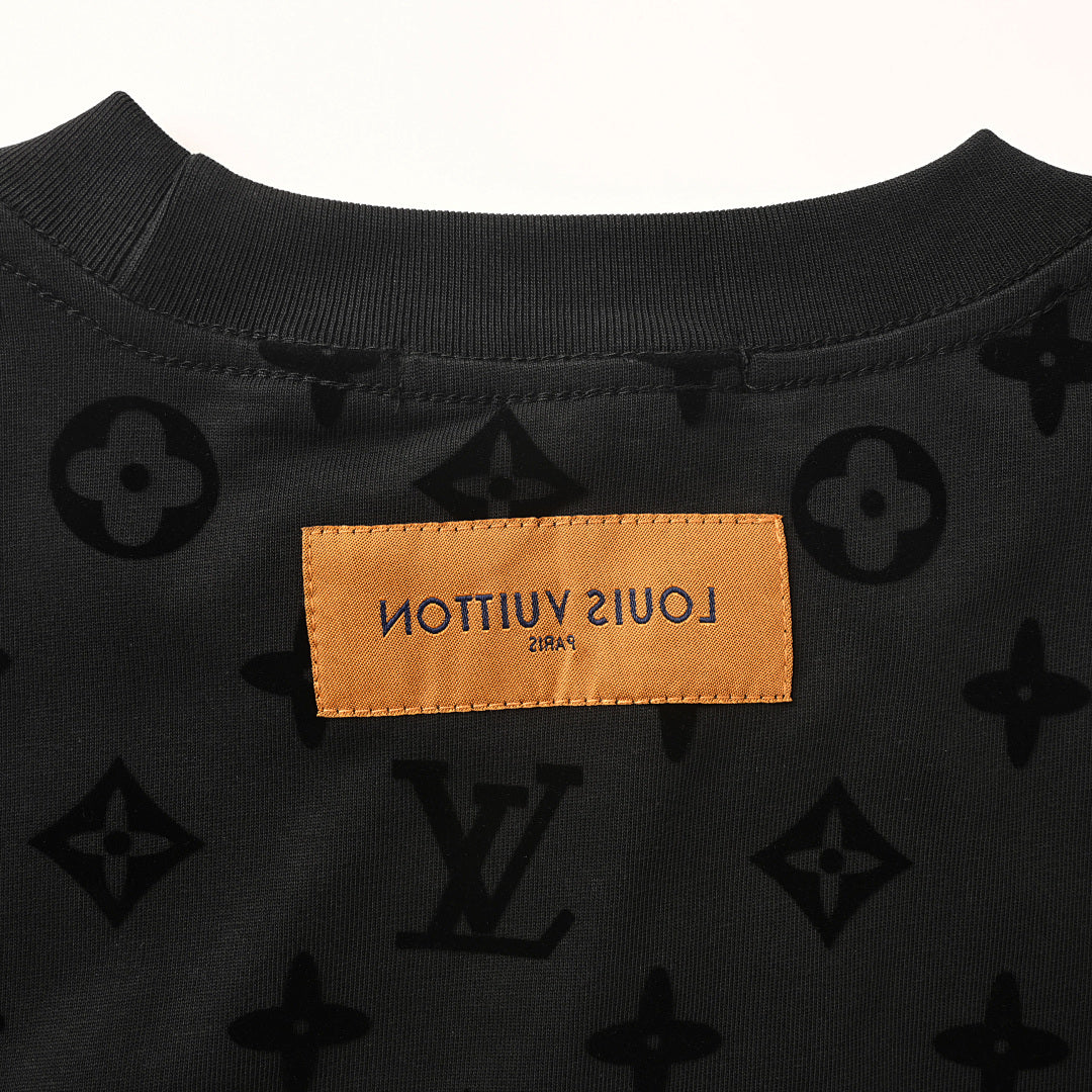 Louis Vuitton LV Mountain Velvet Jacquard T-Shirt - product image 5