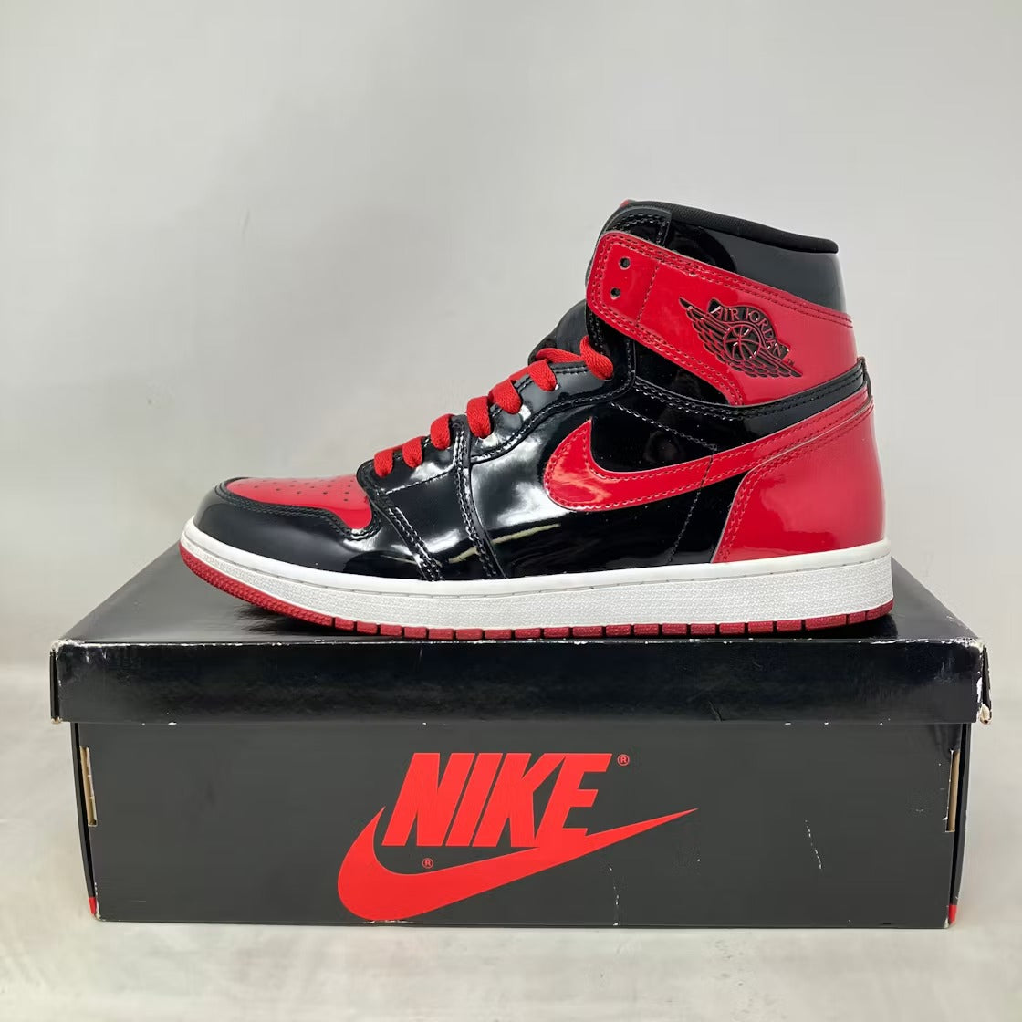 Used - Air Jordan 1 Retro High OG Patent Bred - US M 10 - detail 1