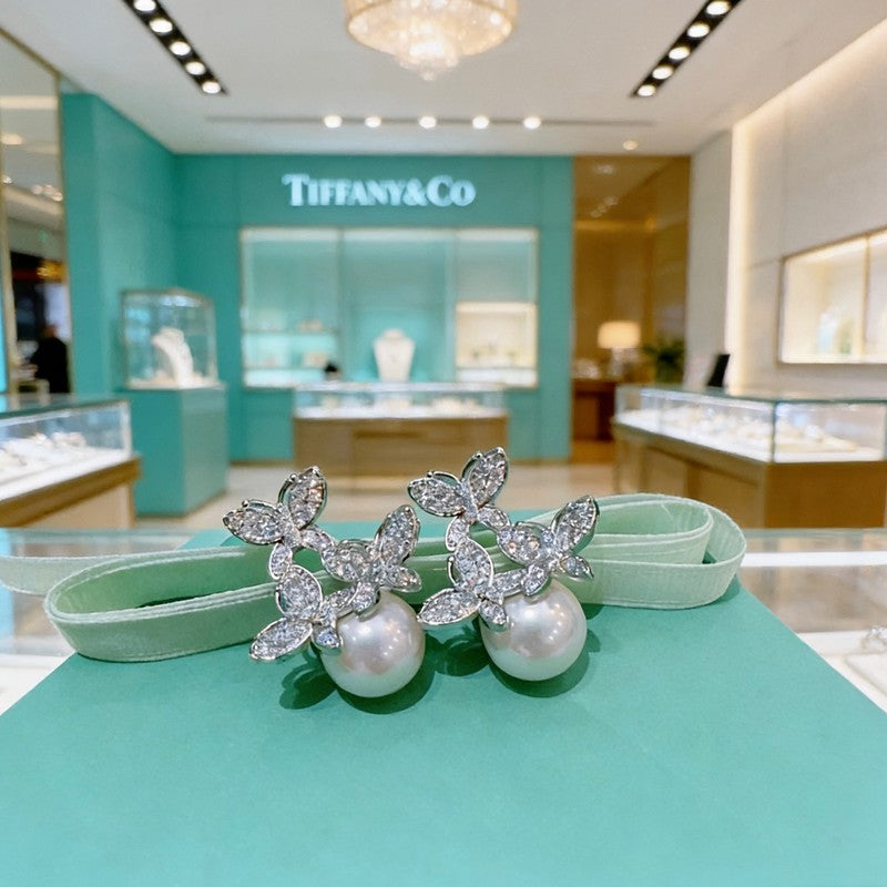 Tiffany Diamond Pearl 18K Gold Earrings