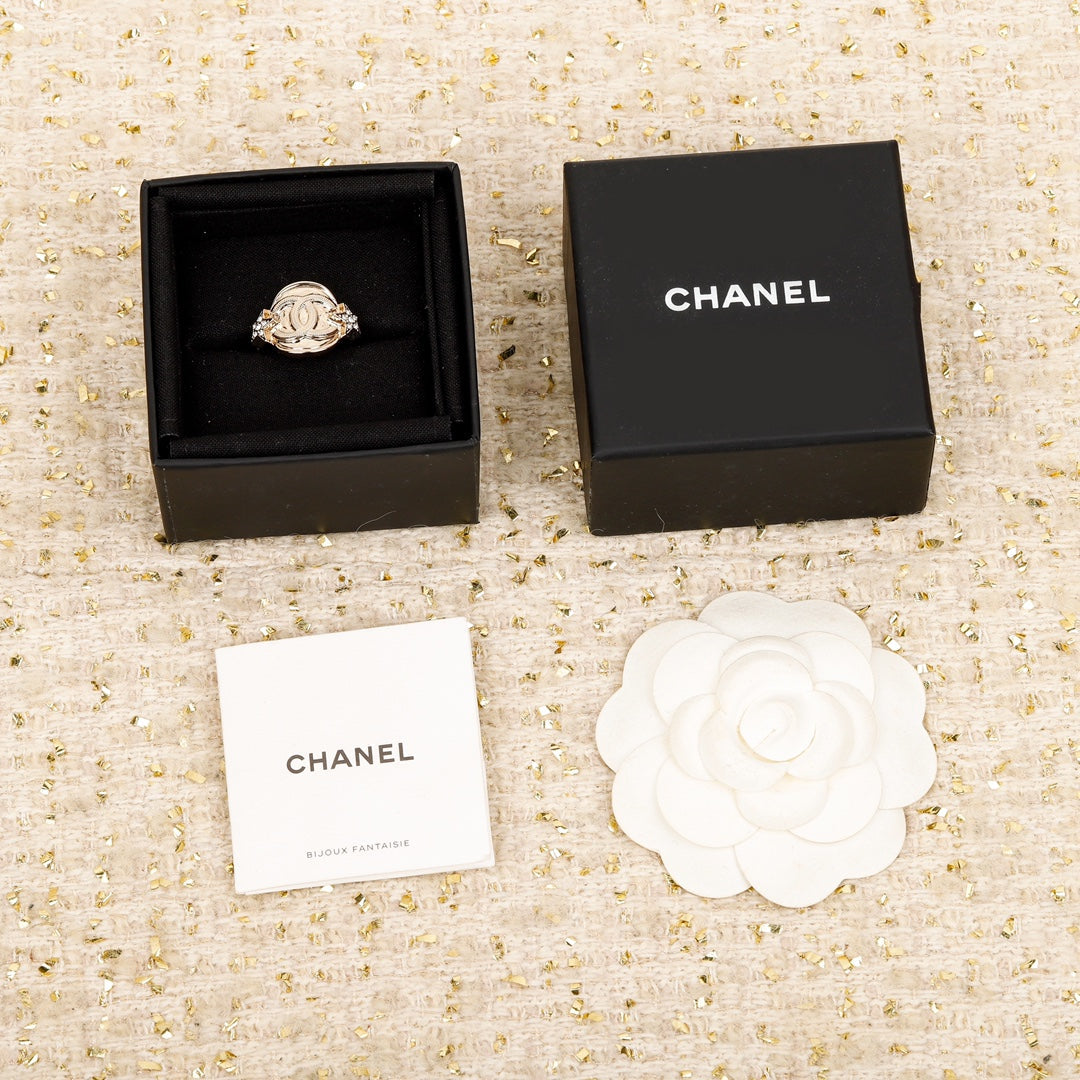 Chanel Chain 18K Gold Ring