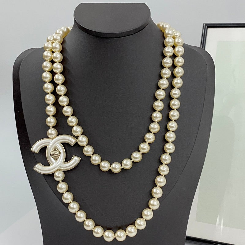 Chanel Pearl Chain 18K Gold Necklace