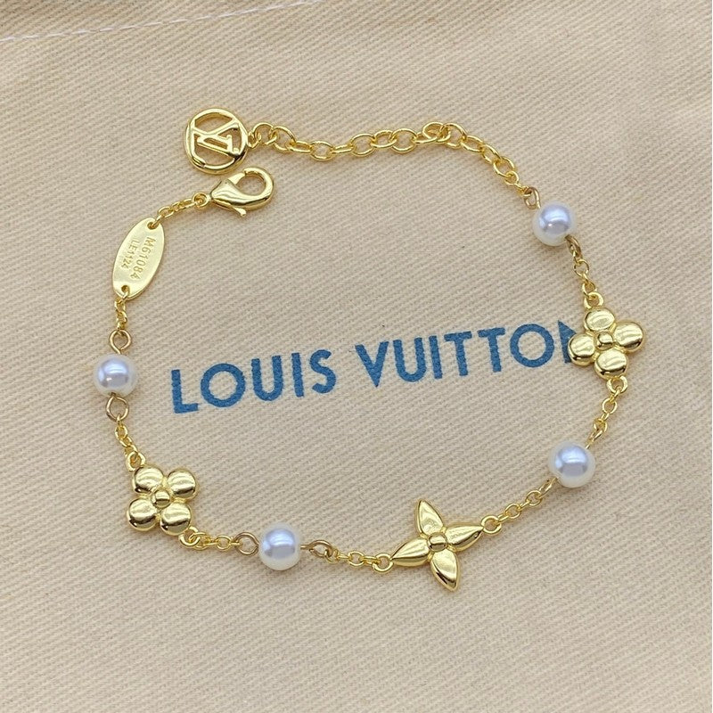 Louis Vuitton Blossom Pearl 18K Gold Bracelet
