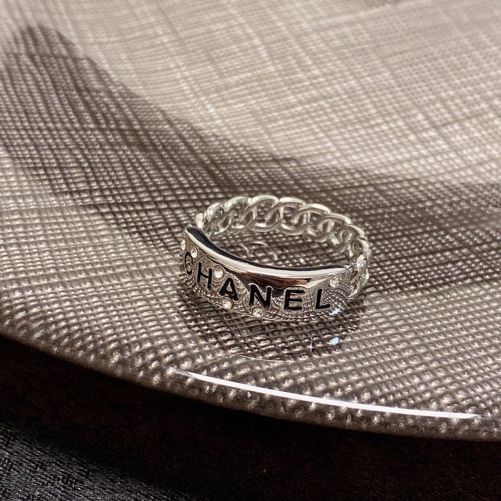 Chanel Chain Link 18K Gold Ring