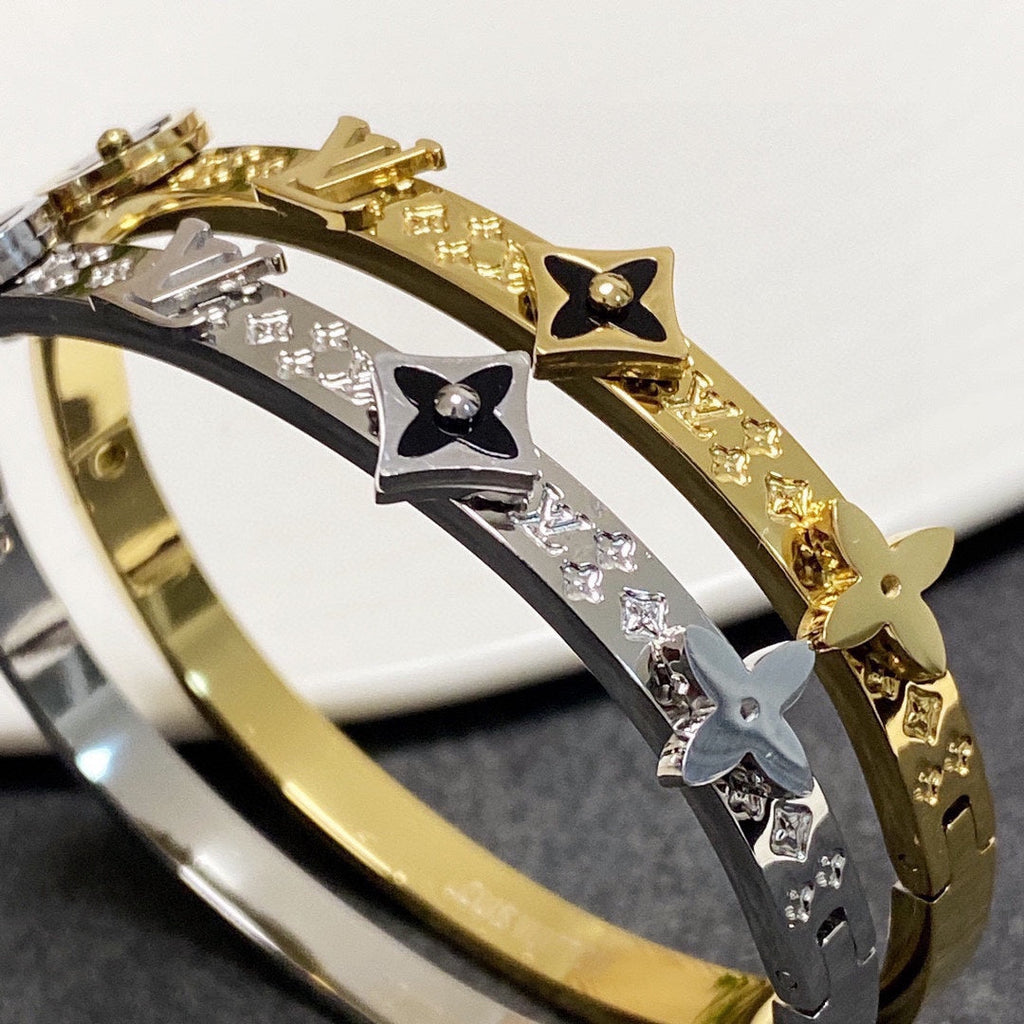 Louis Vuitton Blossom 18K Gold Bracelet