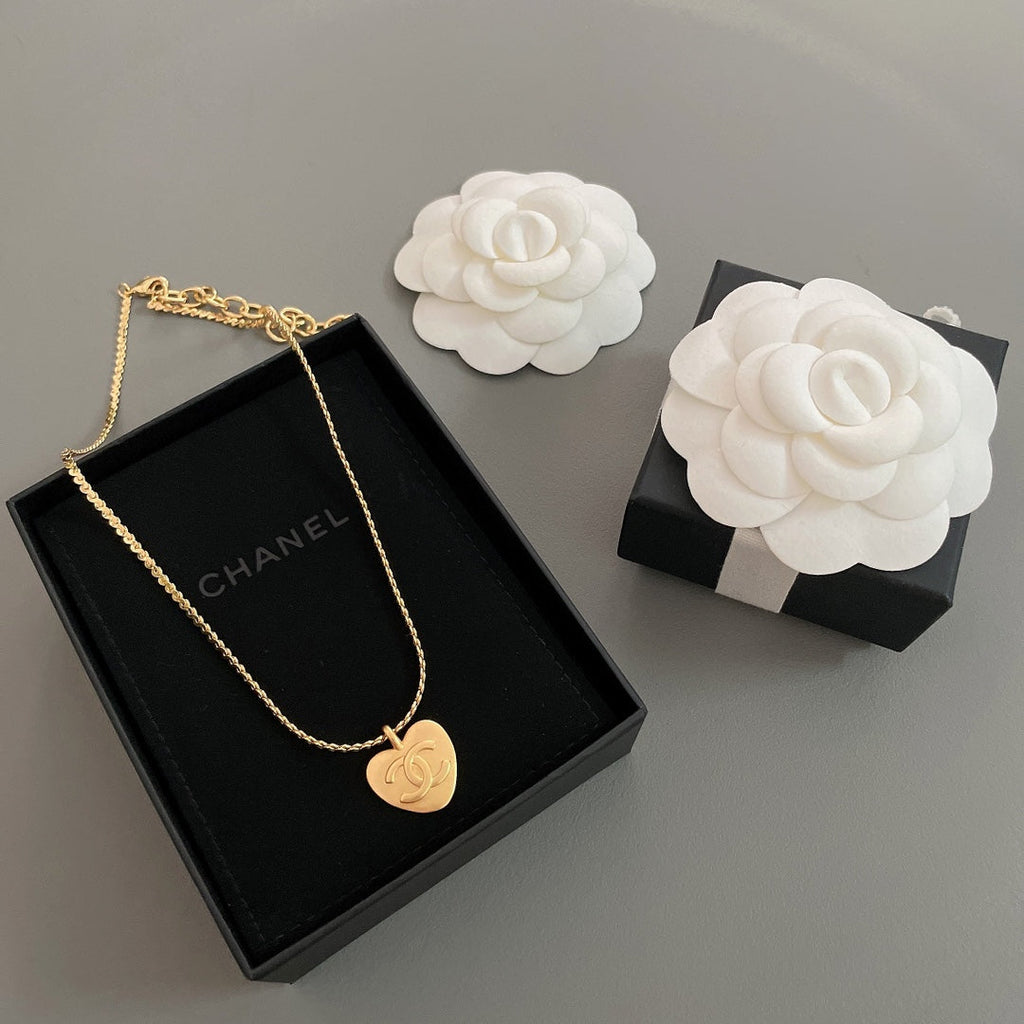 Chanel Vintage 18K Gold Necklace