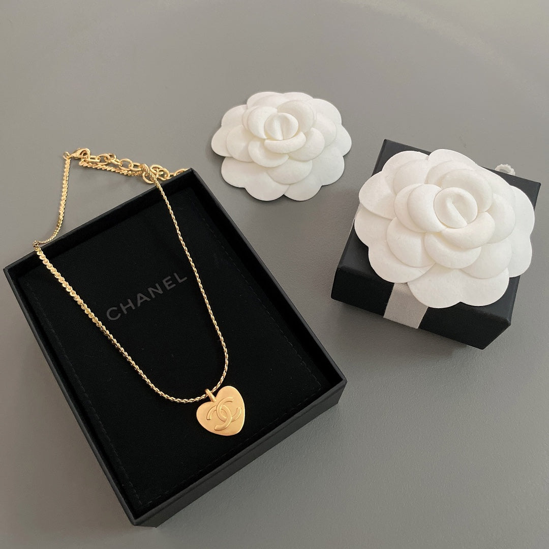 Chanel Vintage 18K Gold Necklace