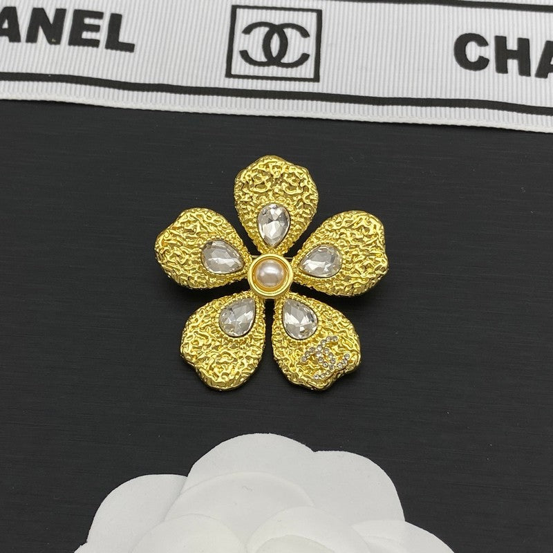 Chanel Pearl Gold 18K Gold Brooch