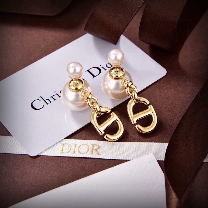 Dior Pearls 18K Gold Earrings