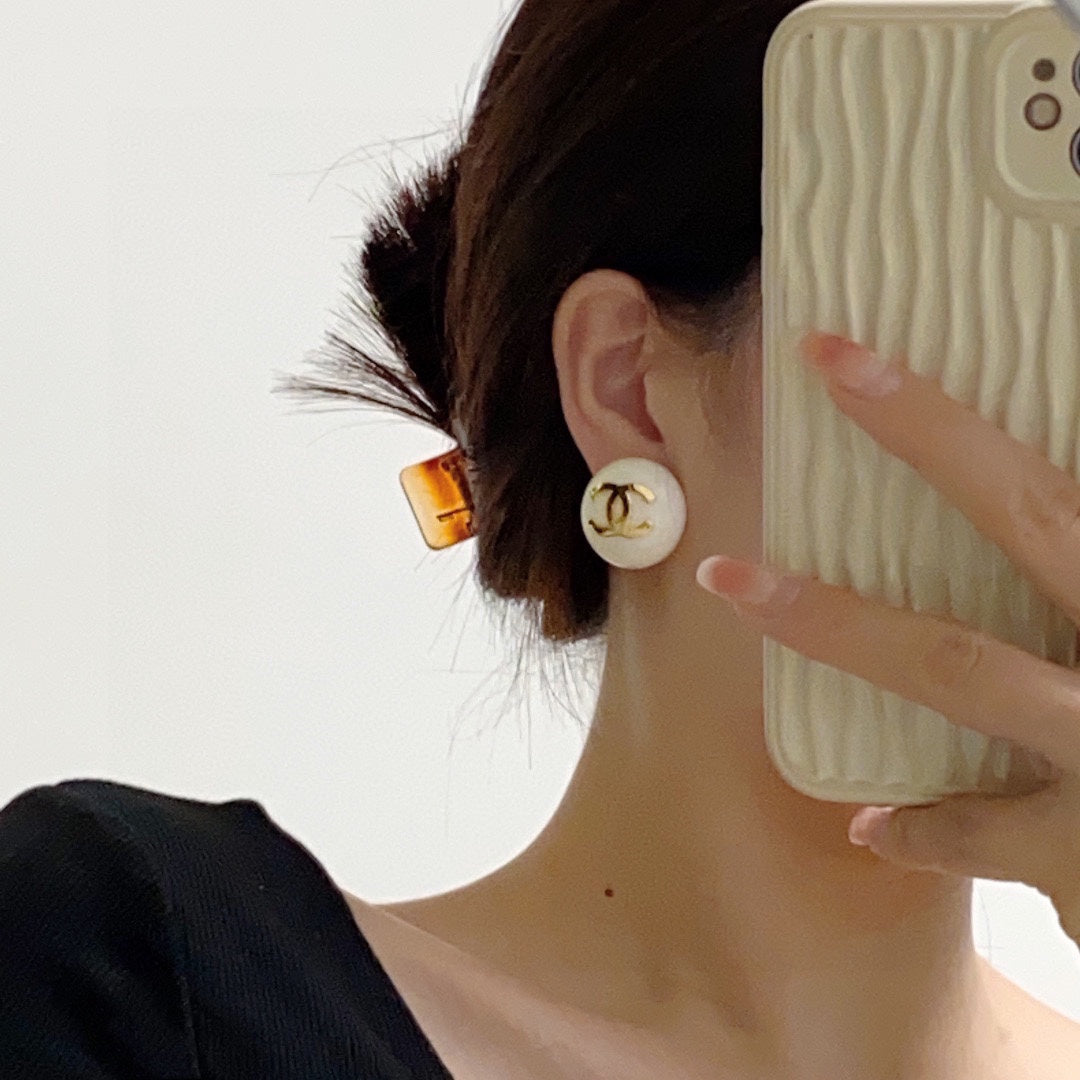 Chanel Pearl Round 18K Gold Earrings