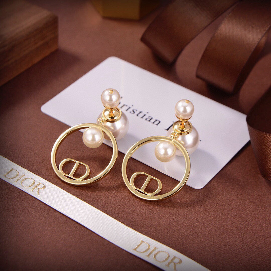 Dior Circle Pearls 18K Gold Earrings