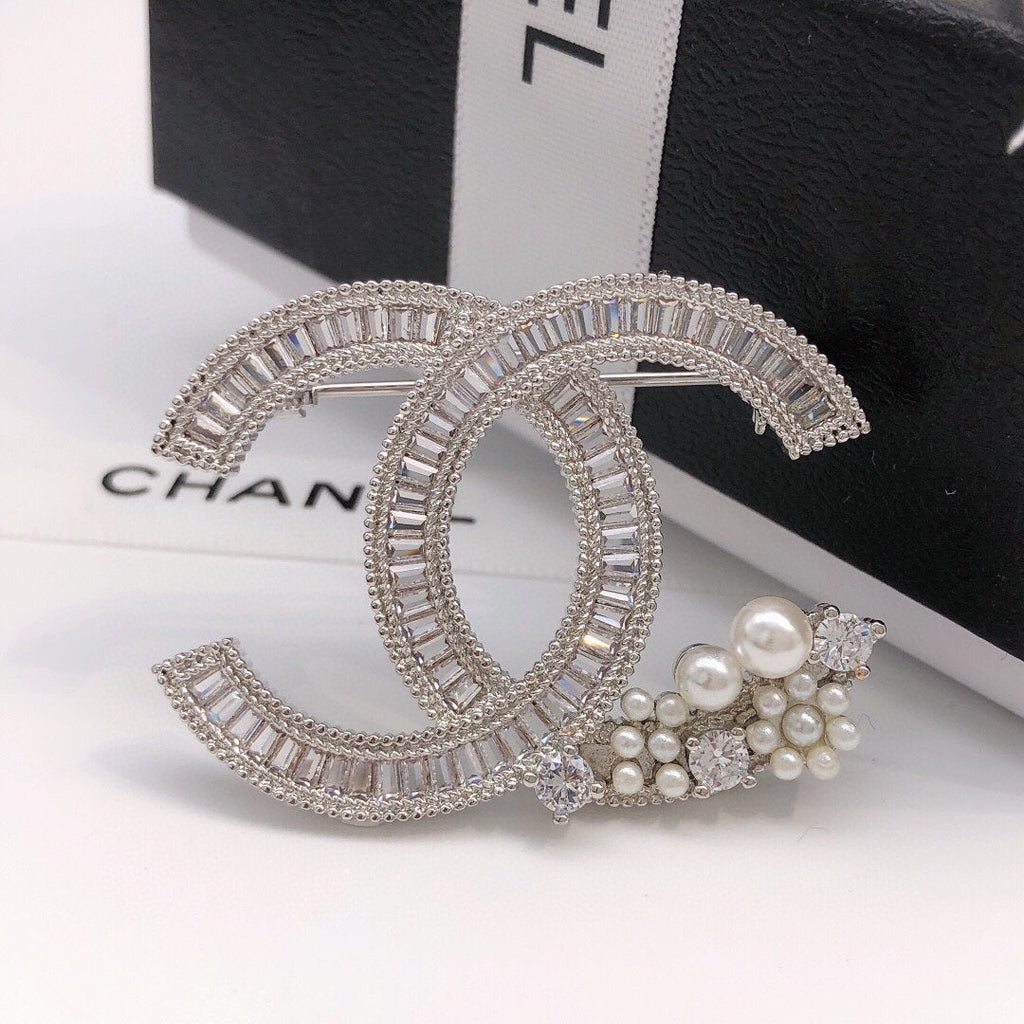Chanel Star Crystals 18K Gold Brooch