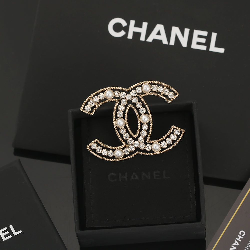 Chanel Pearls 18K Gold Brooch