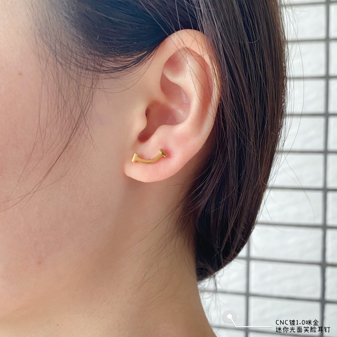Tiffany Smile 18K Yellow Gold Earrings