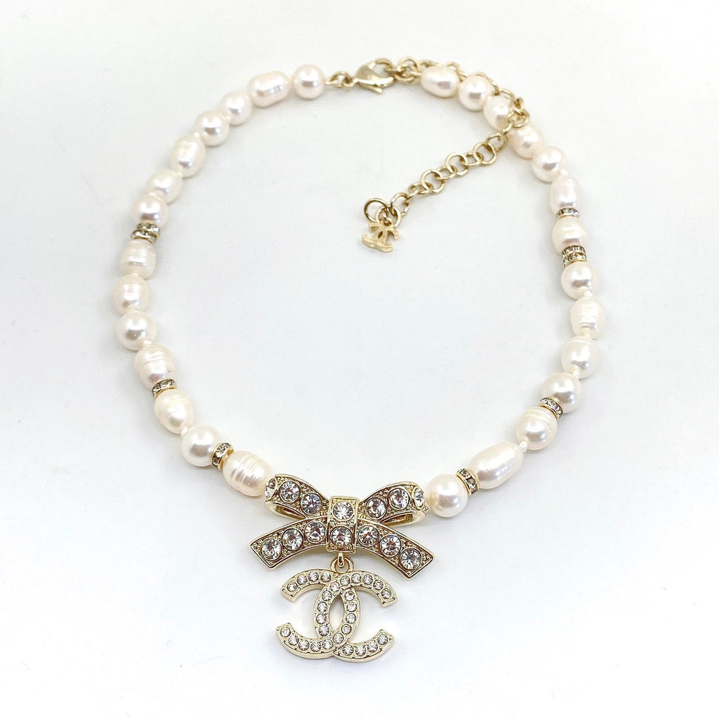 Chanel Bow Tie Diamonds 18K Gold Necklace