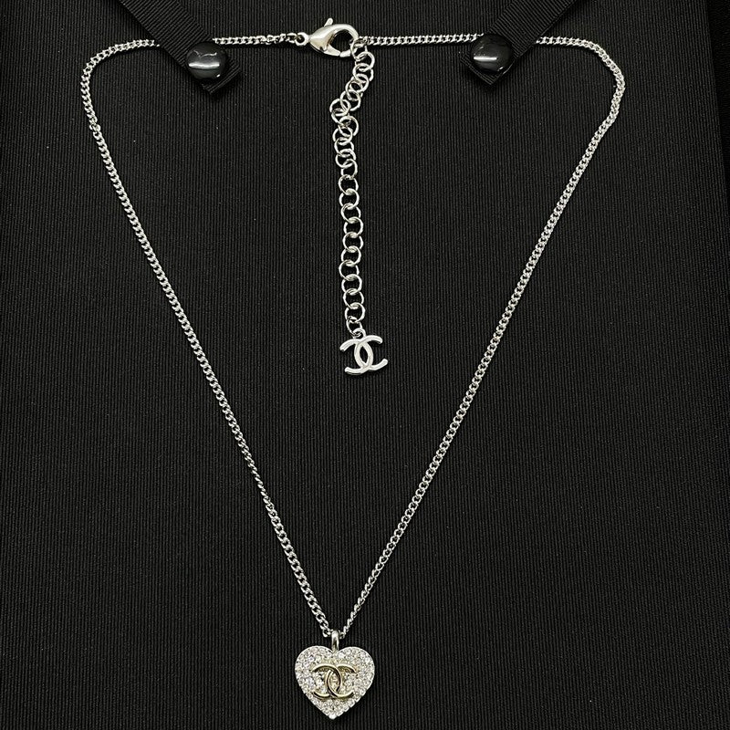 Chanel Diamond Heart 18K Gold Necklace