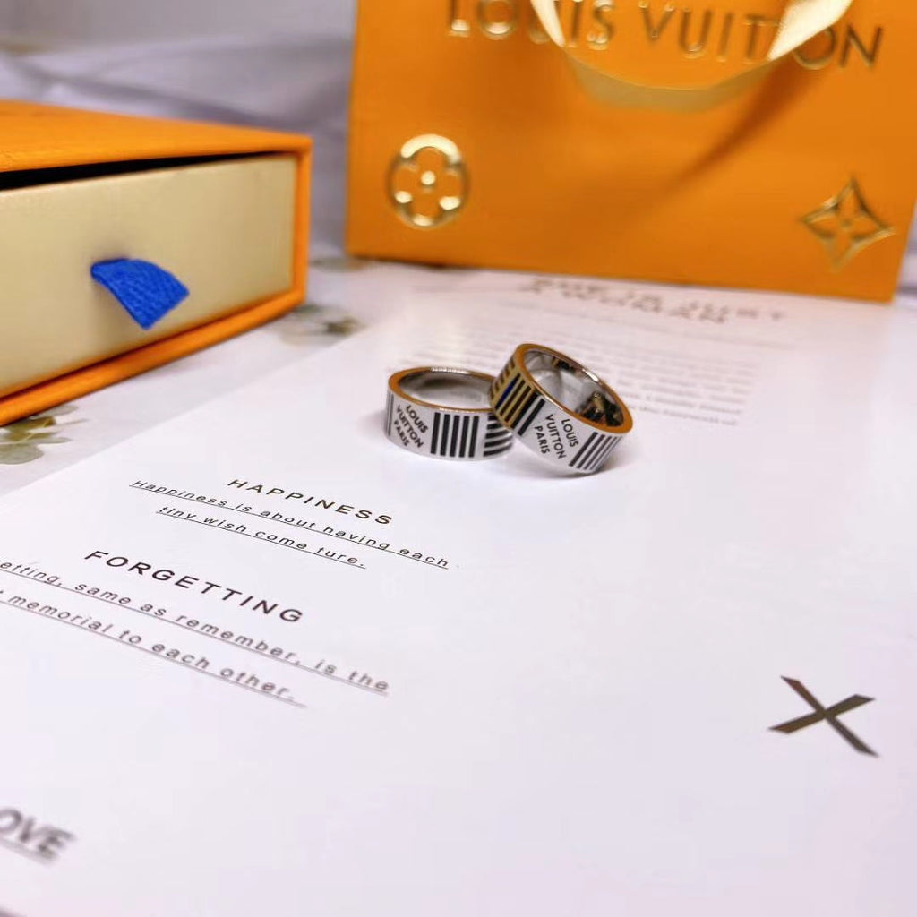 Louis Vuitton Damier Black 18K Gold Ring