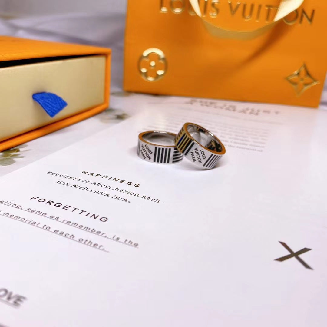 Louis Vuitton Damier Black 18K Gold Ring