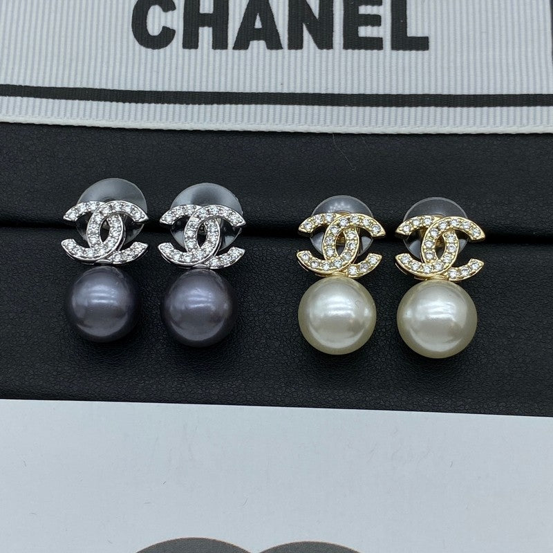 Chanel Pearl Drop Gold 18K Gold Earrings