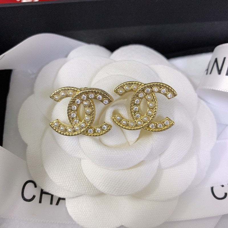 Chanel Pearls 18K Gold Earrings