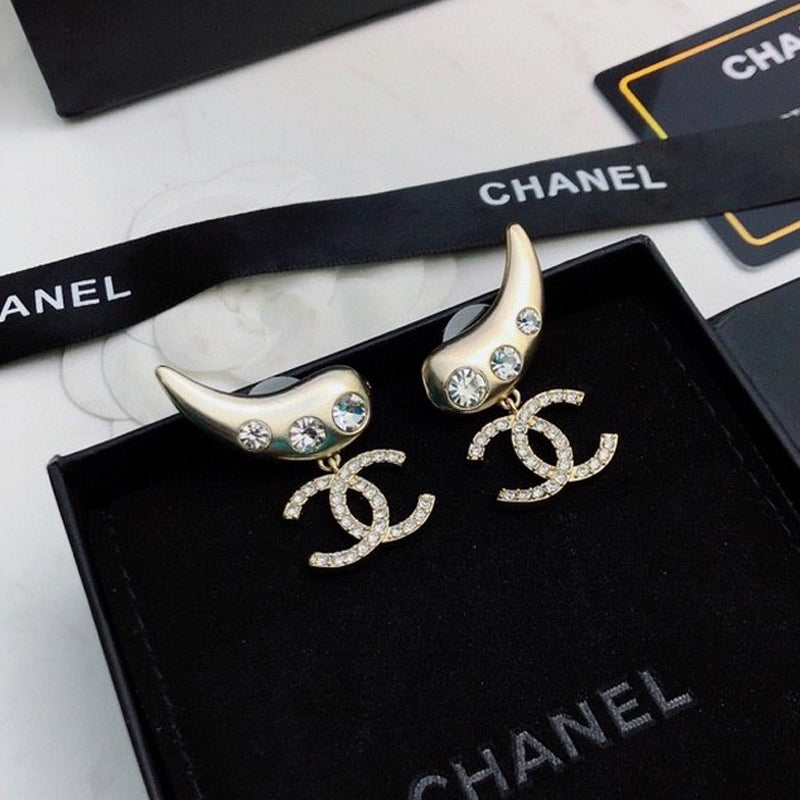 Chanel Feather Diamond Gold 18K Gold Earrings