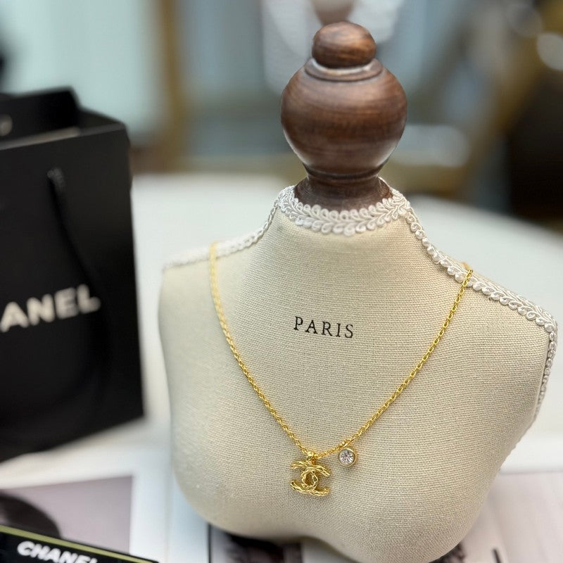 Chanel 26P Diamond Gold 18K Gold Necklace