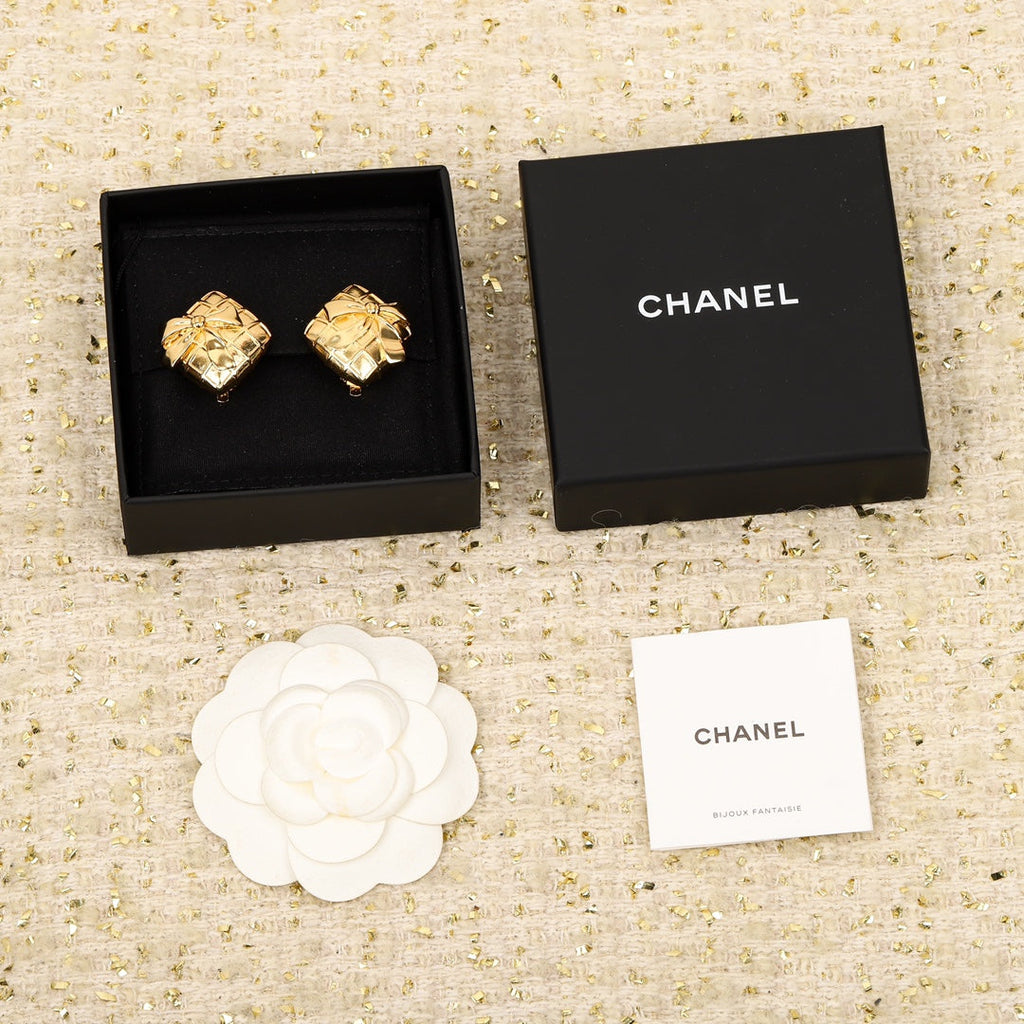 Chanel Vintage 18K Gold Earrings