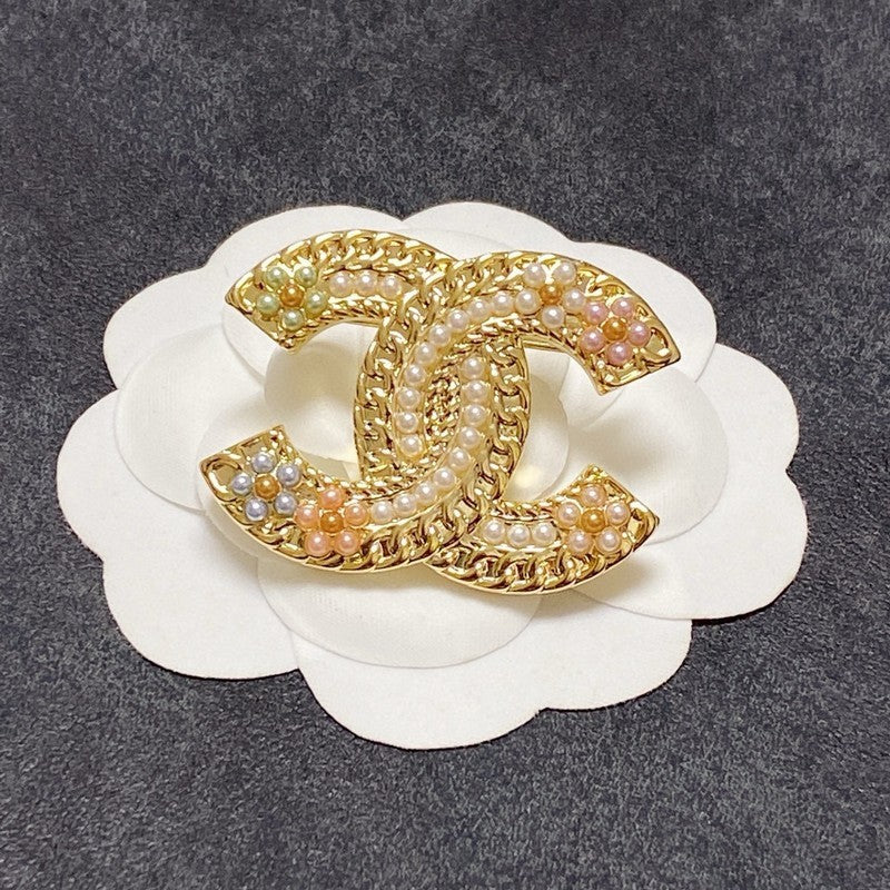 Chanel Pearl Gold 18K Gold Brooch