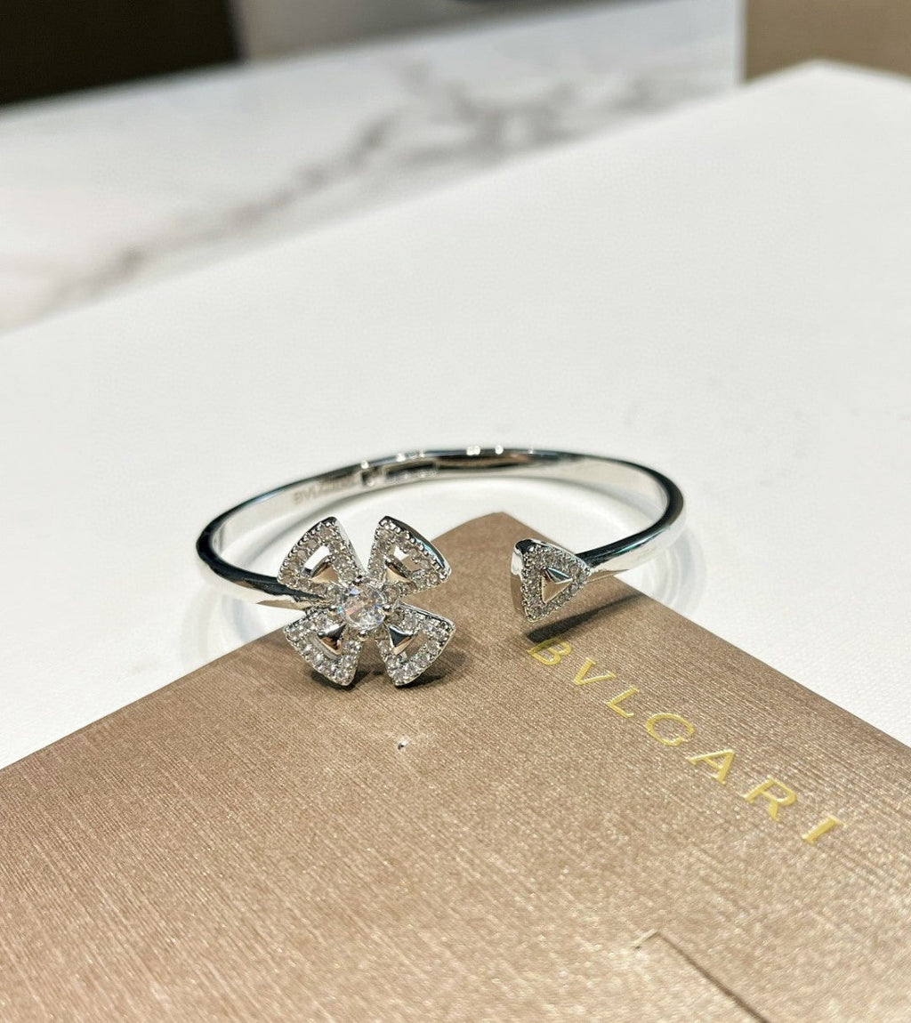 Fiorever Diamonds 18K Gold Bracelet