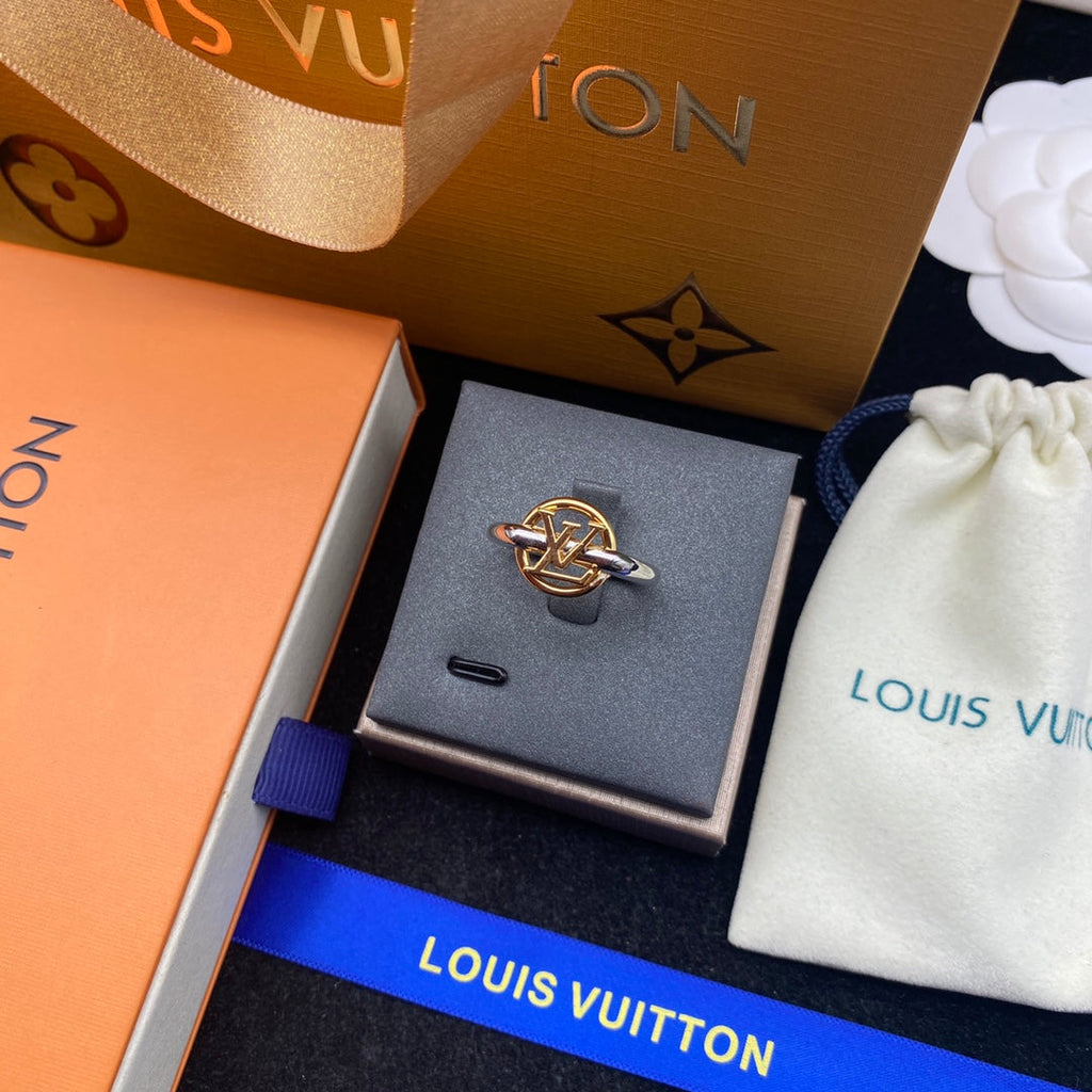 Louis Vuitton Vintage 18K Gold Ring