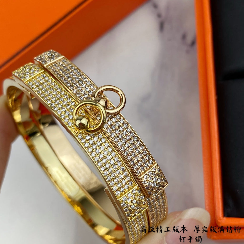 Hermes Collier De Chien Diamond 18K Gold Bracelet