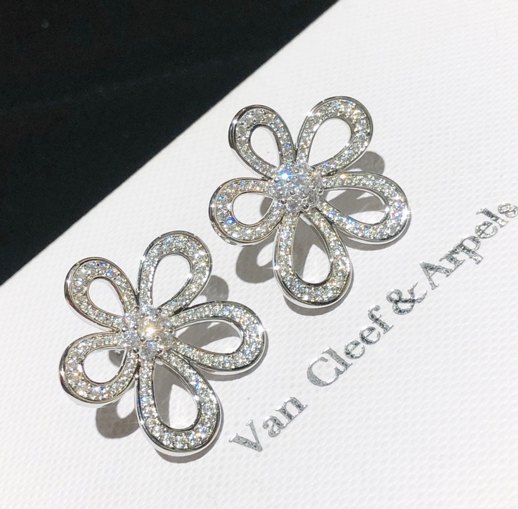 Flowerlace 18K Gold Earrings