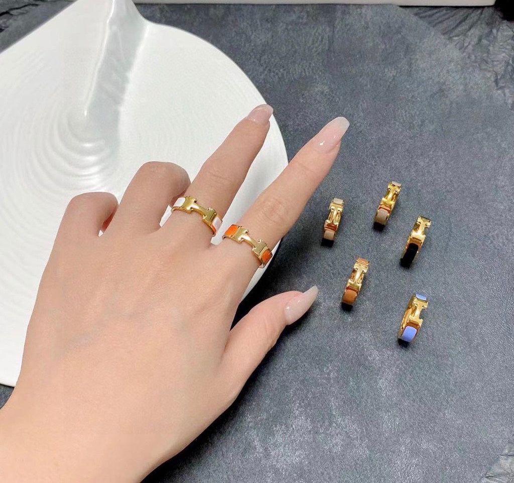 Hermes Vintage Clic 18K Gold Ring