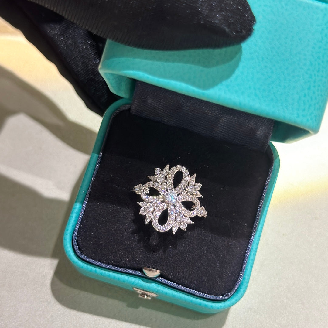Tiffany Vinatge Flower 18K Gold Ring