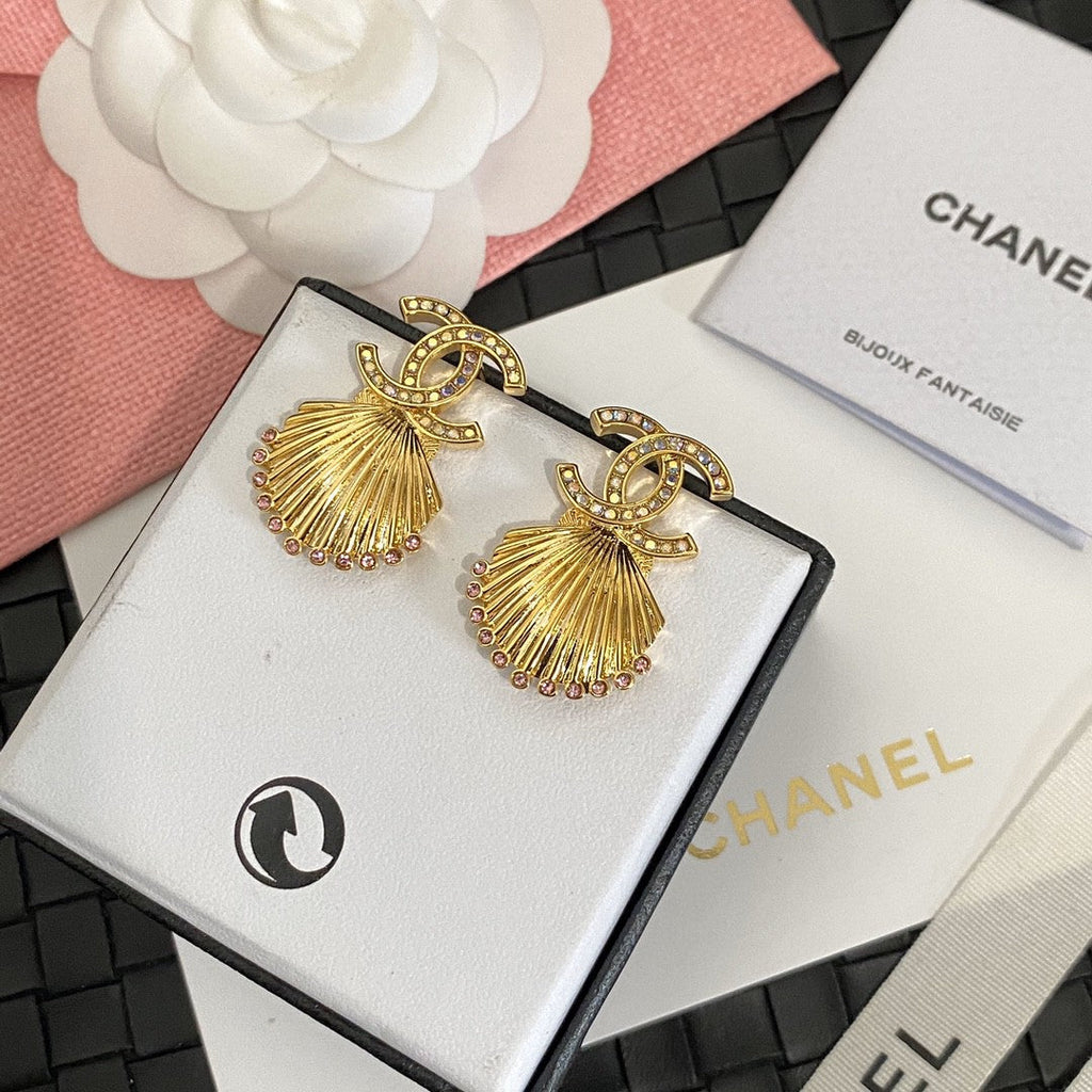 Chanel Shell Pendant 18K Gold Earrings
