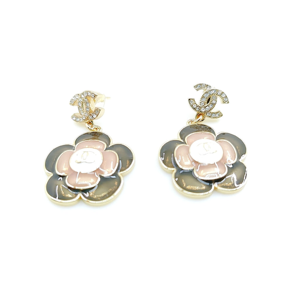 Chanel Flower Pendant 18K Gold Earrings