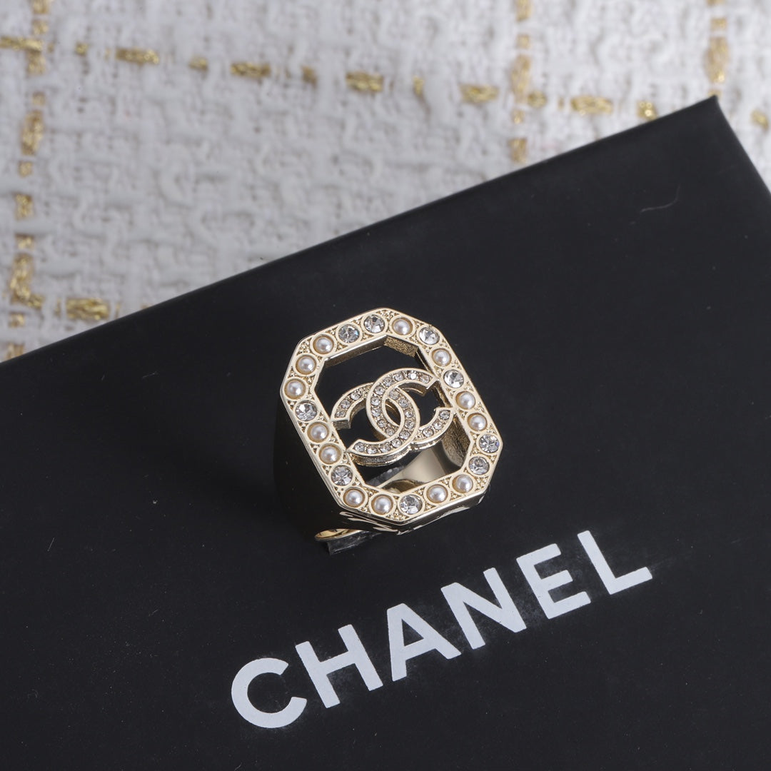 Chanel Diamonds 18K Gold Ring