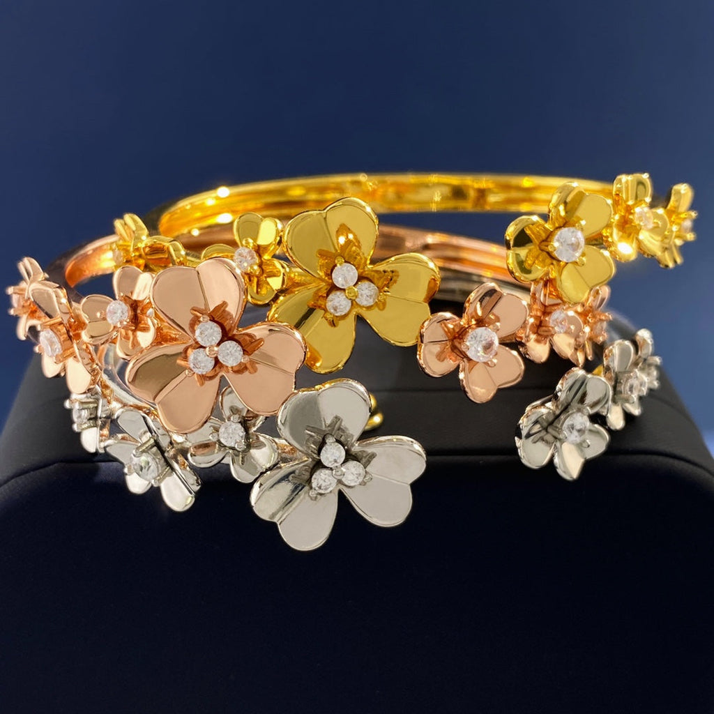 Frivole Seven Flowers 18K Gold Bracelet